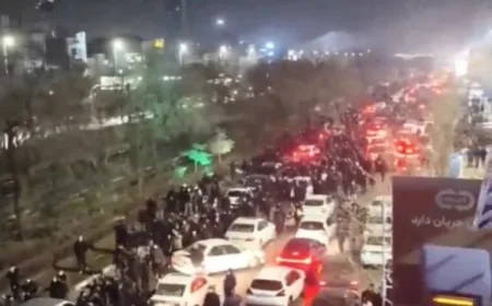 Iranian Protests Persist for Two Weeks Amid Intensified Government Crackdown