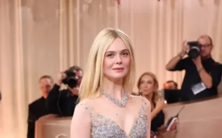 Elle Fanning’s Gucci Gown at Golden Globes Commands Attention