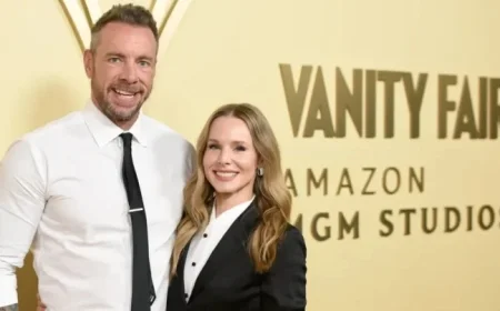 Dax Shepard Styles Kristen Bell’s Hair at Red Carpet Event