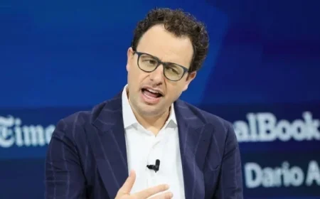 Anthropic Joins OpenAI in the Competitive AI Health Sector