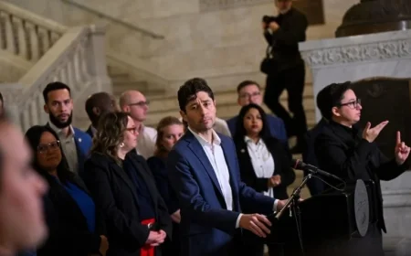 Minneapolis Mayor Frey Condemns Trump Following ICE Shooting