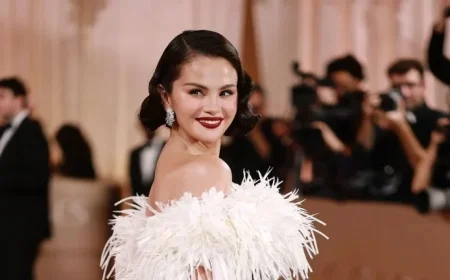 Selena Gomez’s 323-Hour Chanel Dress Stuns at 2026 Golden Globes