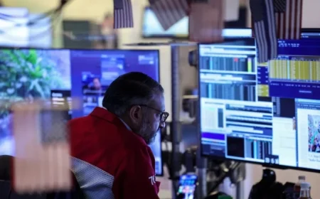 Global Stocks Climb Amid Focus on U.S. Inflation Data Over Geopolitics