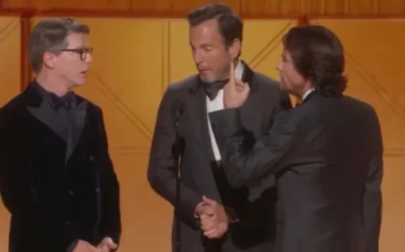 Jason Bateman Shifts Focus to Himself During ‘Best Female Actor’ at Globes