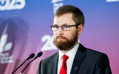 Mario Roy Re-enters PLQ Leadership Race Despite Debts