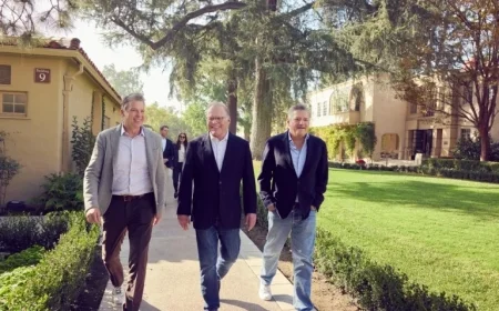 Netflix Weighs All-Cash Deal for Warner Bros.