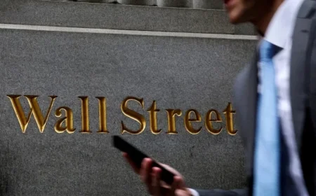 Wall Street Urges Trump to Halt Fed and Credit Card Criticism