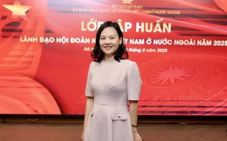 Vietnam Pledges New Development Model at 14th CPV Congress