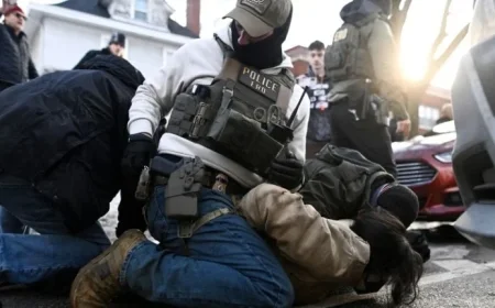 Minnesota, Illinois Challenge Federal Agents in Cities Using 10th Amendment