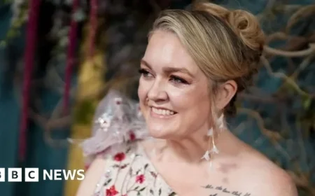 “It Ends With Us Author Announces Successful Cancer Treatment”