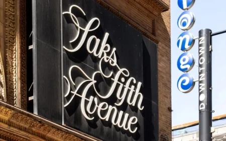 Amazon Challenges Saks, Opposes Bankruptcy Filing