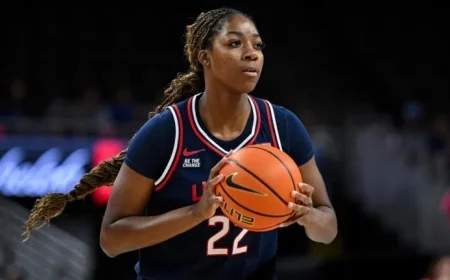 Top-Ranked UConn Hosts Villanova, Honors ’15, ’16 Teams Thursday