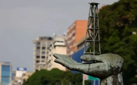 Trump Administration Withholds Millions from Venezuelan Oil Sales in Qatari Bank