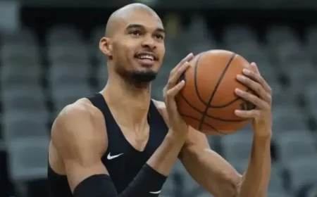 Wembanyama Leaves Bucks Opener Early Due to Leg Injury