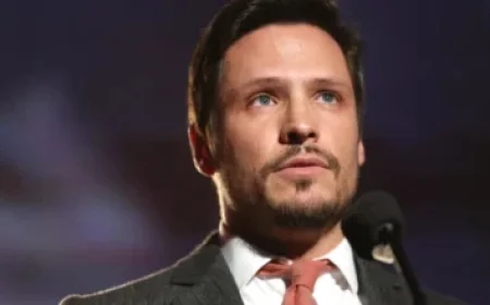 Hawley and Moody Clash in Senate Over Men’s Role in Pregnancy