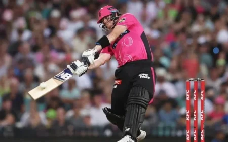 Smith’s 100 Leads Sixers to Victory in Sydney Derby Over Warner’s 110*