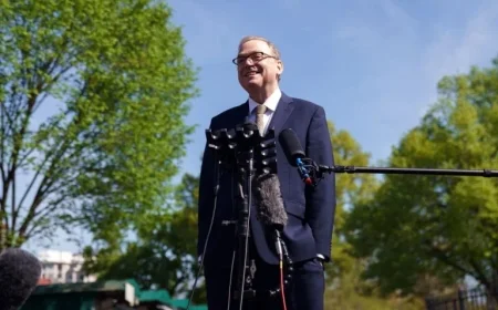 Trump’s Reluctance Raises Doubt Over Kevin Hassett as Fed Chair Pick