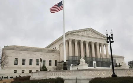 Supreme Court Reviews Cellphone Location Tracking Warrants