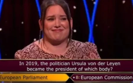 Tottenham’s Ben Davies Stretchered Off After Severe Injury vs West Ham