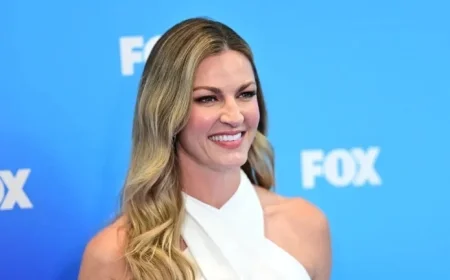 Erin Andrews’ Fur Coat at 49ers-Eagles Sparks Viral Meme