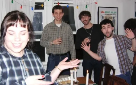 In 2026, People Embrace Analog Lifestyle, Rejecting AI Trends