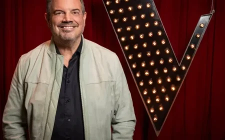 Charles Lafortune Hosts “La Voix” Season 11 Premiere This Sunday on TVA