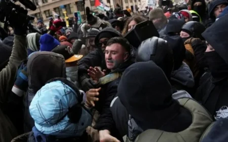 Counterdemonstrators Drive Jake Lang from Minneapolis Rally