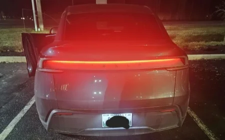 Confusing Tesla Model Y Juniper Taillights Mistaken for Broken by Cop