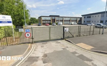 Man’s Body Found: Smestow Academy in Wolverhampton Closes