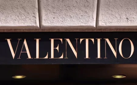 Italian Fashion Legend Valentino Garavani Dies at 93, Foundation Confirms