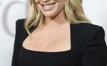 Hilary Duff Dazzles in Caped Bodysuit for First Concert in 18 Years