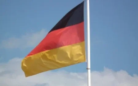 Norwich City Triumphs 2-1 at Wrexham with Makama’s Decisive Goal