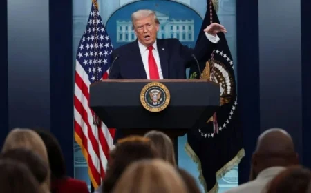 Trump Warns Europe on Greenland Before Crucial Talks