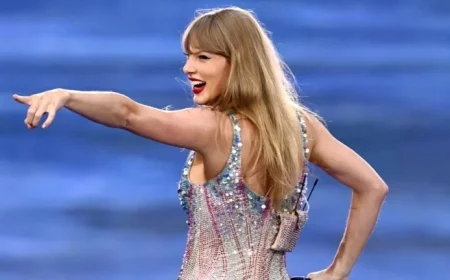 Taylor Swift Joins Songwriters Hall of Fame