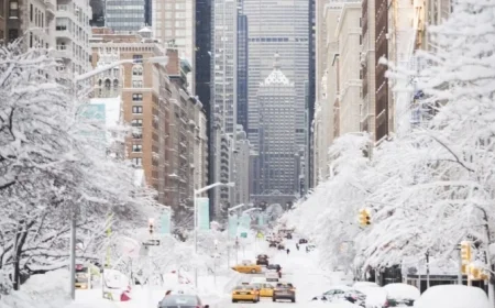 NYC Braces for Weekend Winter Storm with Up to 1 Foot of Snow