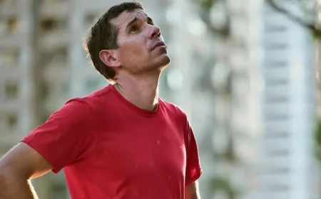 Alex Honnold Conquers Surprising Challenges in Taipei 101 Climb