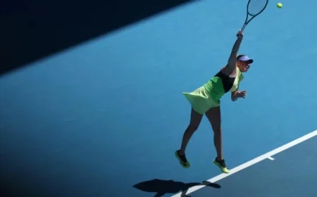 Anisimova Defeats Siniakova in Thrilling Australian Open Battle