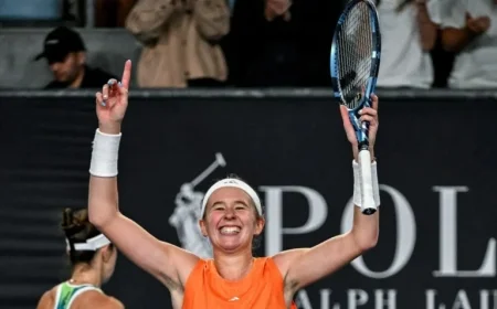 Bartunkova, 19, Stuns Bencic with Federer-Alcaraz Style at Australian Open