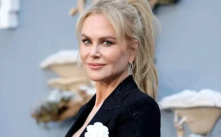 Nicole Kidman Shares Rare Vacation Photos with Daughters and Sister Antonia