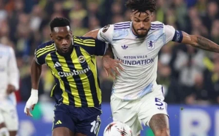 Fenerbahçe Trails 0-1 at Halftime