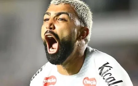 Gabigol Scores Late as Santos and Corinthians Draw at Vila Stadium