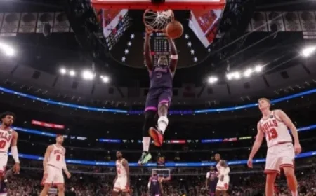 Steph Curry Sports On Shoes in Warm-Ups Amid Sneaker Free Agency