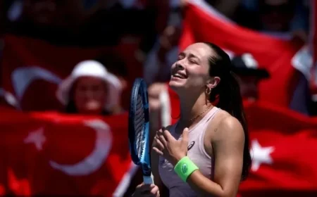 Sonmez Advances to Australian Open 2026 Third Round