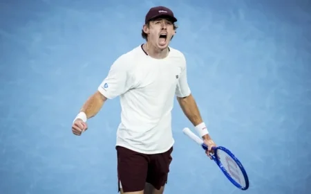 Australian Open Day 6: Star Booed Post-Win, Tournament Adapts for Heat