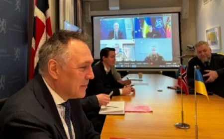 Billy Crudup’s London: Exploring Curry, Camden, and Hyde Park Graffiti