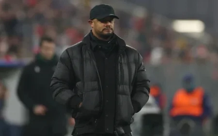 FC Bayern Lineup: Neuer and Kimmich Start on the Bench