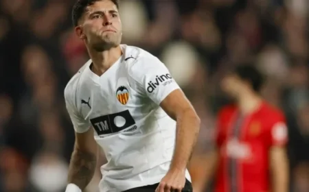 Official Lineups Announced for Valencia vs Espanyol in LALIGA Matchday 21