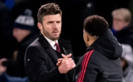 Michael Carrick’s Insight Highlights Jadon Sancho’s Man United Transfer Dilemma
