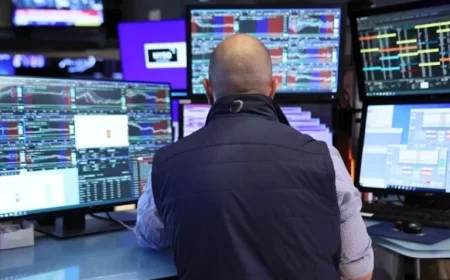 BTC Drops Below $88,000 as Fed Week and Tech Earnings Loom