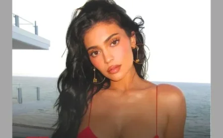 Gastroenterologists Evaluate Kylie Jenner’s Viral “Cutting Jelly” Trend